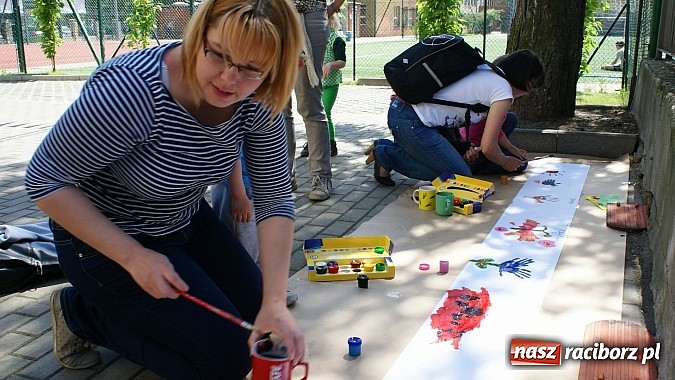 Zdjęcie w galerii na portalu naszraciborz.pl: Dziecięce święto z Zozolem na straganie wiadomości z regionu