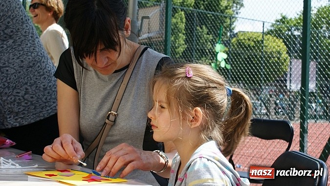 Zdjęcie w galerii na portalu naszraciborz.pl: Dziecięce święto z Zozolem na straganie wiadomości z regionu
