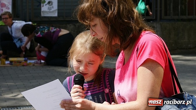 Zdjęcie w galerii na portalu naszraciborz.pl: Dziecięce święto z Zozolem na straganie wiadomości z regionu