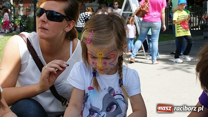 Zdjęcie w galerii na portalu naszraciborz.pl: Dziecięce święto z Zozolem na straganie wiadomości z regionu
