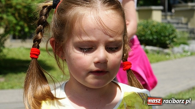 Zdjęcie w galerii na portalu naszraciborz.pl: Dziecięce święto z Zozolem na straganie wiadomości z regionu