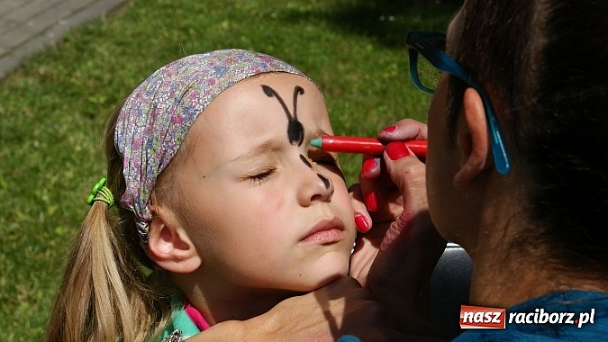 Zdjęcie w galerii na portalu naszraciborz.pl: Dziecięce święto z Zozolem na straganie wiadomości z regionu