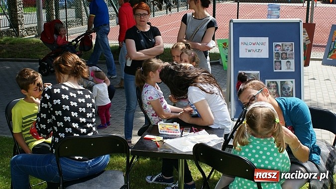 Zdjęcie w galerii na portalu naszraciborz.pl: Dziecięce święto z Zozolem na straganie wiadomości z regionu