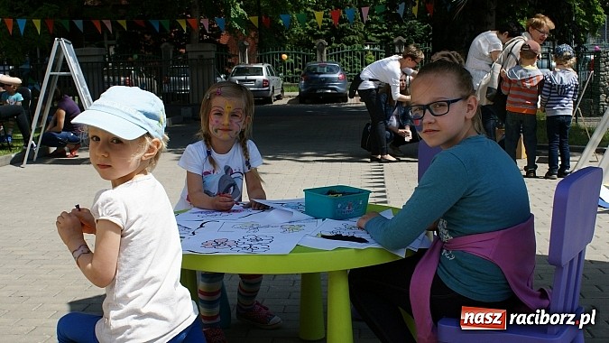 Zdjęcie w galerii na portalu naszraciborz.pl: Dziecięce święto z Zozolem na straganie wiadomości z regionu
