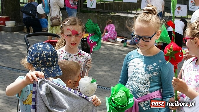 Zdjęcie w galerii na portalu naszraciborz.pl: Dziecięce święto z Zozolem na straganie wiadomości z regionu