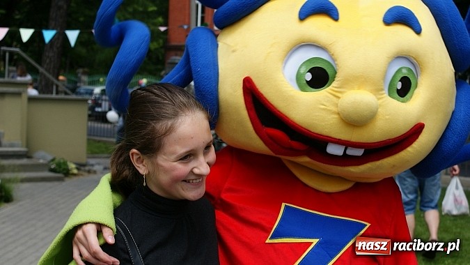 Zdjęcie w galerii na portalu naszraciborz.pl: Dziecięce święto z Zozolem na straganie wiadomości z regionu