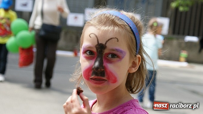 Zdjęcie w galerii na portalu naszraciborz.pl: Dziecięce święto z Zozolem na straganie wiadomości z regionu