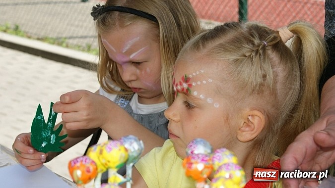 Zdjęcie w galerii na portalu naszraciborz.pl: Dziecięce święto z Zozolem na straganie wiadomości z regionu
