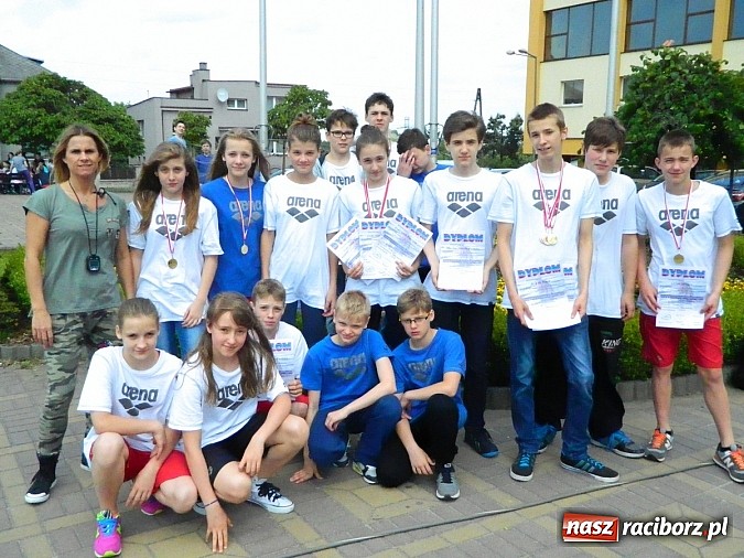 Zdjęcie w galerii na portalu naszraciborz.pl: Pływanie. Medale raciborskich 13-latków  wiadomości z regionu