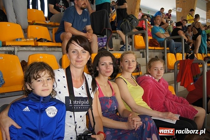 Zdjęcie w galerii na portalu naszraciborz.pl: Pływanie. Wiktoria z pięcioma medalami  wiadomości z regionu