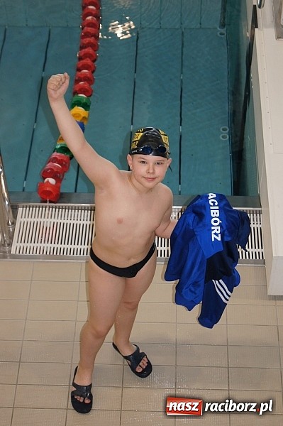 Zdjęcie w galerii na portalu naszraciborz.pl: Pływanie. Wiktoria z pięcioma medalami  wiadomości z regionu