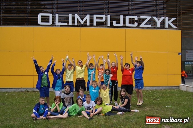 Zdjęcie w galerii na portalu naszraciborz.pl: Pływanie. Wiktoria z pięcioma medalami  wiadomości z regionu