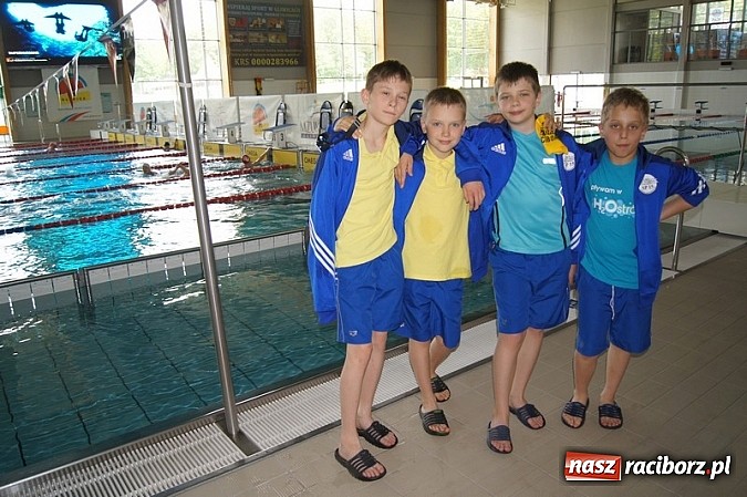 Zdjęcie w galerii na portalu naszraciborz.pl: Pływanie. Wiktoria z pięcioma medalami  wiadomości z regionu