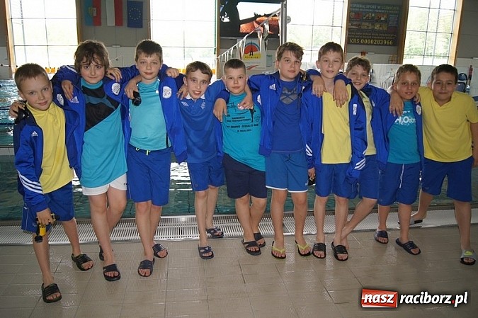 Zdjęcie w galerii na portalu naszraciborz.pl: Pływanie. Wiktoria z pięcioma medalami  wiadomości z regionu