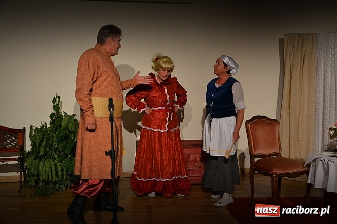 Zdjęcie w galerii na portalu naszraciborz.pl: Falbanka i szabelka - premiera spektaklu na Zamku Piastowskim  wiadomości z regionu