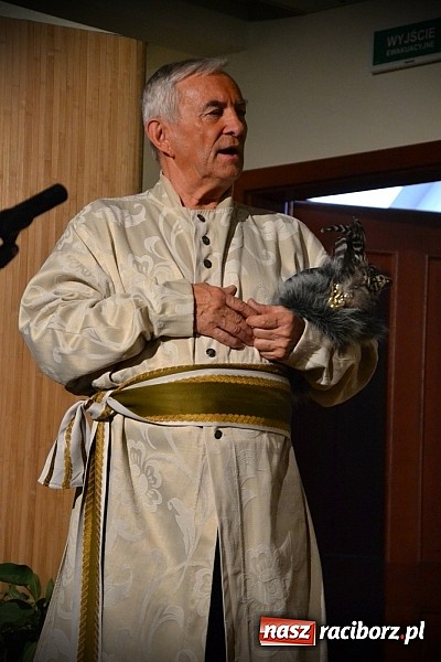 Zdjęcie w galerii na portalu naszraciborz.pl: Falbanka i szabelka - premiera spektaklu na Zamku Piastowskim  wiadomości z regionu