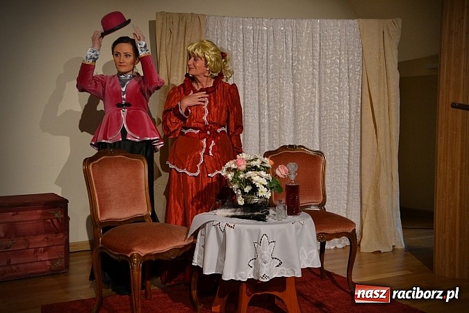 Zdjęcie w galerii na portalu naszraciborz.pl: Falbanka i szabelka - premiera spektaklu na Zamku Piastowskim  wiadomości z regionu