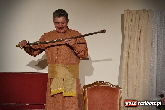 Zdjęcie w galerii na portalu naszraciborz.pl: Falbanka i szabelka - premiera spektaklu na Zamku Piastowskim  wiadomości z regionu