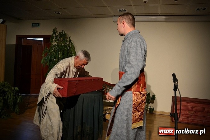 Zdjęcie w galerii na portalu naszraciborz.pl: Falbanka i szabelka - premiera spektaklu na Zamku Piastowskim  wiadomości z regionu