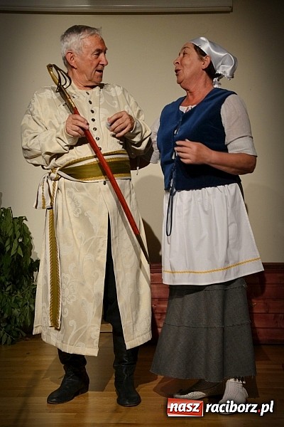 Zdjęcie w galerii na portalu naszraciborz.pl: Falbanka i szabelka - premiera spektaklu na Zamku Piastowskim  wiadomości z regionu