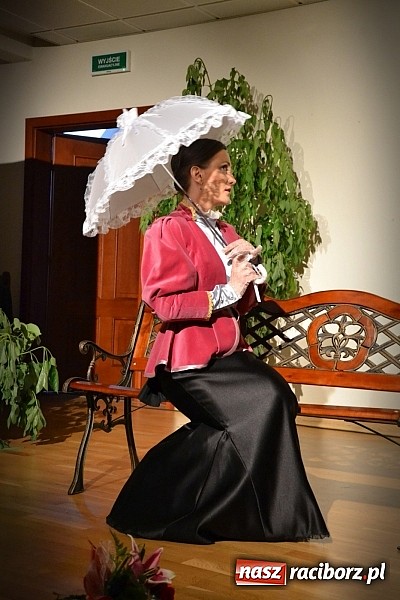 Zdjęcie w galerii na portalu naszraciborz.pl: Falbanka i szabelka - premiera spektaklu na Zamku Piastowskim  wiadomości z regionu