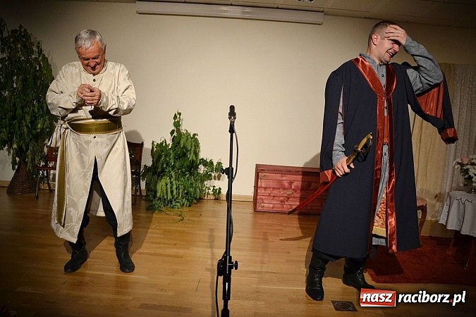 Zdjęcie w galerii na portalu naszraciborz.pl: Falbanka i szabelka - premiera spektaklu na Zamku Piastowskim  wiadomości z regionu