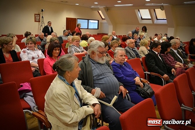 Zdjęcie w galerii na portalu naszraciborz.pl: Falbanka i szabelka - premiera spektaklu na Zamku Piastowskim  wiadomości z regionu