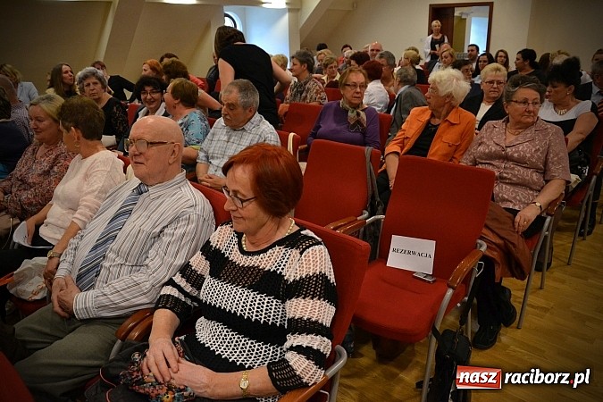 Zdjęcie w galerii na portalu naszraciborz.pl: Falbanka i szabelka - premiera spektaklu na Zamku Piastowskim  wiadomości z regionu