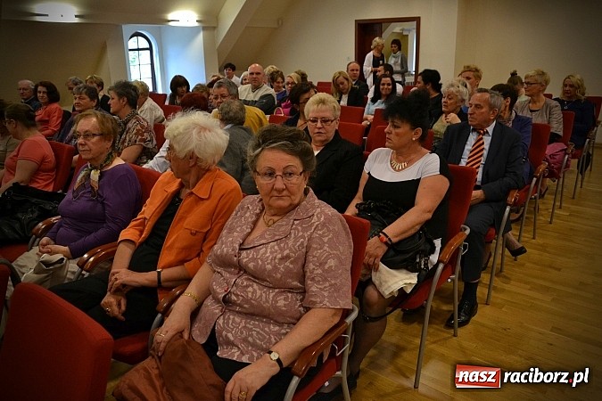 Zdjęcie w galerii na portalu naszraciborz.pl: Falbanka i szabelka - premiera spektaklu na Zamku Piastowskim  wiadomości z regionu