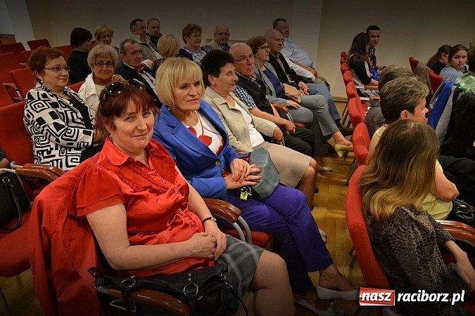 Zdjęcie w galerii na portalu naszraciborz.pl: Falbanka i szabelka - premiera spektaklu na Zamku Piastowskim  wiadomości z regionu