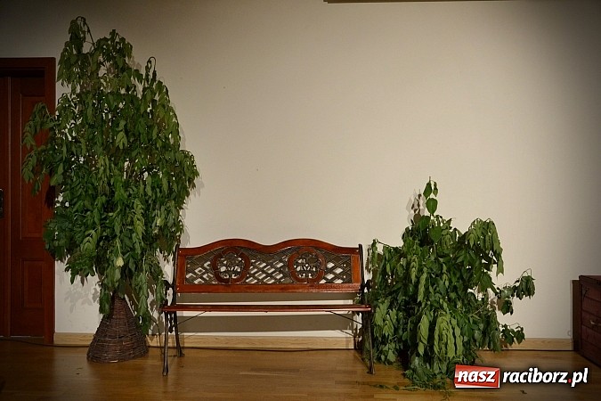 Zdjęcie w galerii na portalu naszraciborz.pl: Falbanka i szabelka - premiera spektaklu na Zamku Piastowskim  wiadomości z regionu