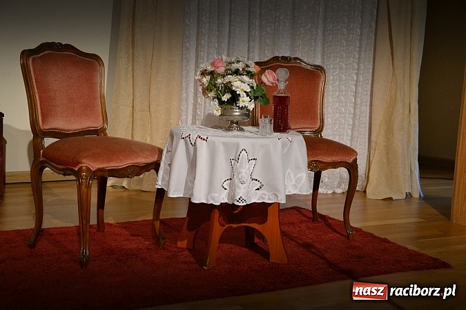 Zdjęcie w galerii na portalu naszraciborz.pl: Falbanka i szabelka - premiera spektaklu na Zamku Piastowskim  wiadomości z regionu