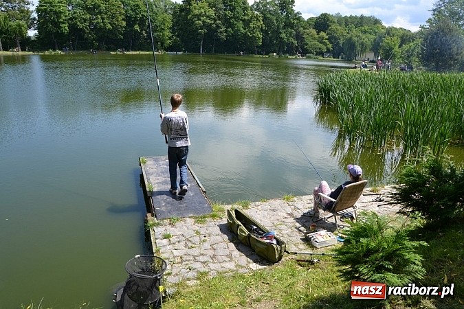 Zdjęcie w galerii na portalu naszraciborz.pl: Wielkie połowy na Trzecioku, czyli wędkarze dzieciom  wiadomości z regionu