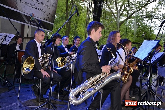 Zdjęcie w galerii na portalu naszraciborz.pl: Muzyka nie zna granic. Spotkanie partnerskie w Krzyżanowicach wiadomości z regionu