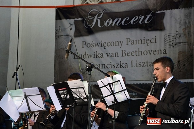 Zdjęcie w galerii na portalu naszraciborz.pl: Muzyka nie zna granic. Spotkanie partnerskie w Krzyżanowicach wiadomości z regionu