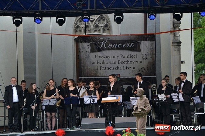 Zdjęcie w galerii na portalu naszraciborz.pl: Muzyka nie zna granic. Spotkanie partnerskie w Krzyżanowicach wiadomości z regionu