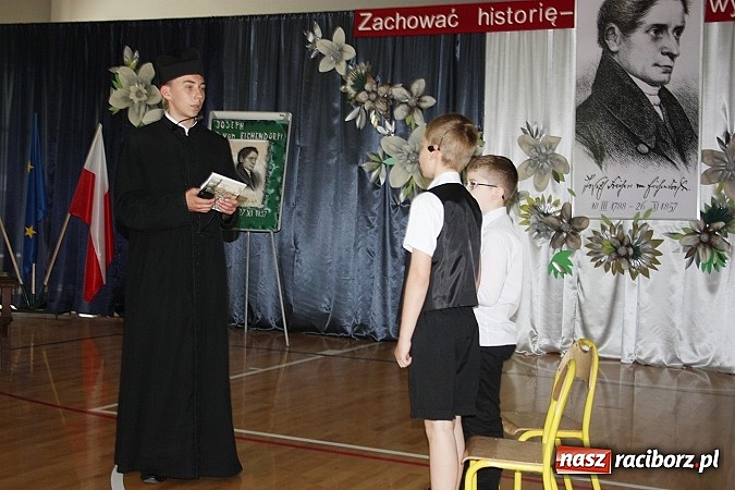 Zdjęcie w galerii na portalu naszraciborz.pl: 75. urodziny grzegorzowickiej szkoły wiadomości z regionu