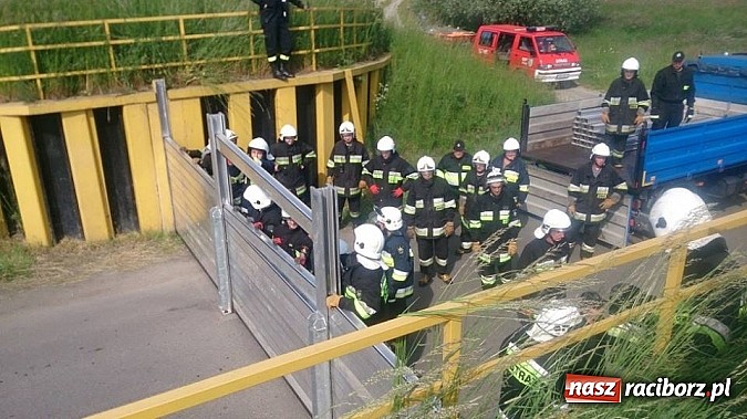 Zdjęcie w galerii na portalu naszraciborz.pl: Manewry przeciwpowodziowe w Turzu wiadomości z regionu