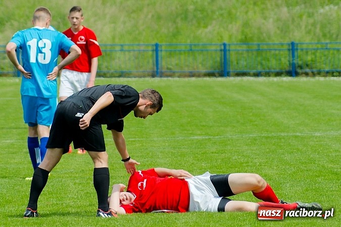Zdjęcie w galerii na portalu naszraciborz.pl: Nerwowo i czerwono przy Srebrnej. Unia Racibórz zremisowała z Piastem Gliwice wiadomości z regionu