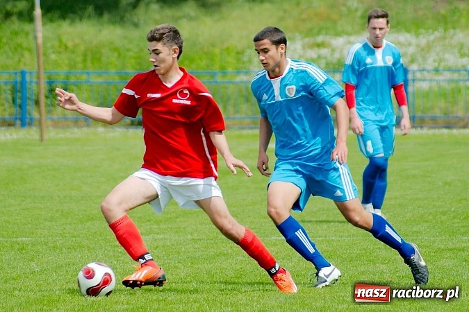 Zdjęcie w galerii na portalu naszraciborz.pl: Nerwowo i czerwono przy Srebrnej. Unia Racibórz zremisowała z Piastem Gliwice wiadomości z regionu