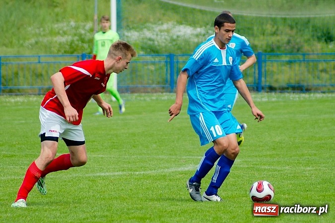 Zdjęcie w galerii na portalu naszraciborz.pl: Nerwowo i czerwono przy Srebrnej. Unia Racibórz zremisowała z Piastem Gliwice wiadomości z regionu