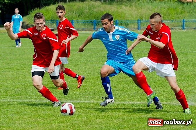 Zdjęcie w galerii na portalu naszraciborz.pl: Nerwowo i czerwono przy Srebrnej. Unia Racibórz zremisowała z Piastem Gliwice wiadomości z regionu