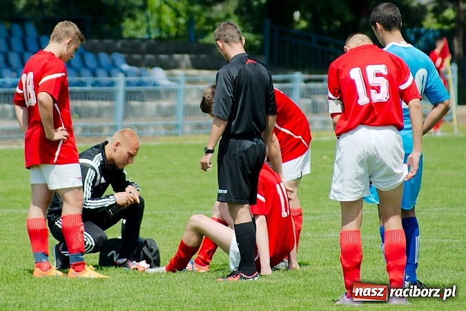 Zdjęcie w galerii na portalu naszraciborz.pl: Nerwowo i czerwono przy Srebrnej. Unia Racibórz zremisowała z Piastem Gliwice wiadomości z regionu