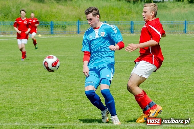 Zdjęcie w galerii na portalu naszraciborz.pl: Nerwowo i czerwono przy Srebrnej. Unia Racibórz zremisowała z Piastem Gliwice wiadomości z regionu