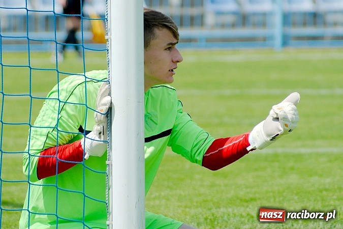 Zdjęcie w galerii na portalu naszraciborz.pl: Nerwowo i czerwono przy Srebrnej. Unia Racibórz zremisowała z Piastem Gliwice wiadomości z regionu