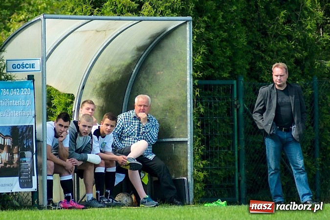 Zdjęcie w galerii na portalu naszraciborz.pl: B klasa: Płomień Siedliska rozbity w Markowicach wiadomości z regionu