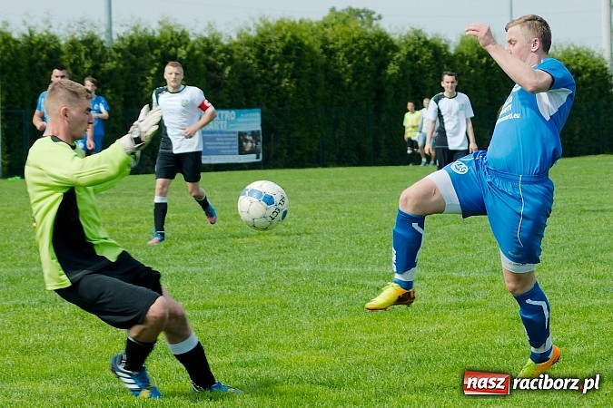 Zdjęcie w galerii na portalu naszraciborz.pl: B klasa: Płomień Siedliska rozbity w Markowicach wiadomości z regionu