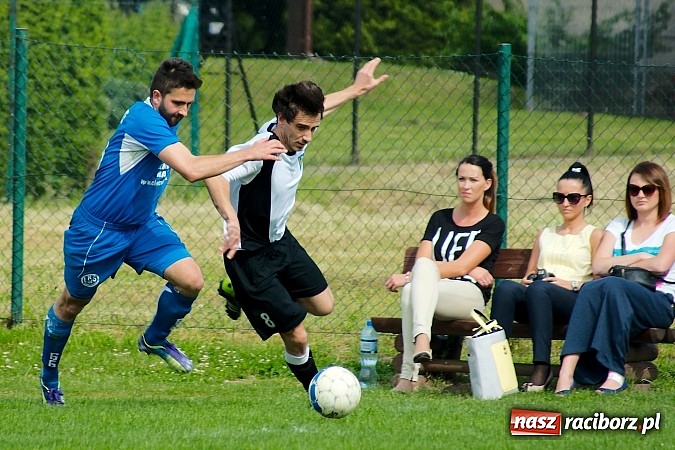 Zdjęcie w galerii na portalu naszraciborz.pl: B klasa: Płomień Siedliska rozbity w Markowicach wiadomości z regionu
