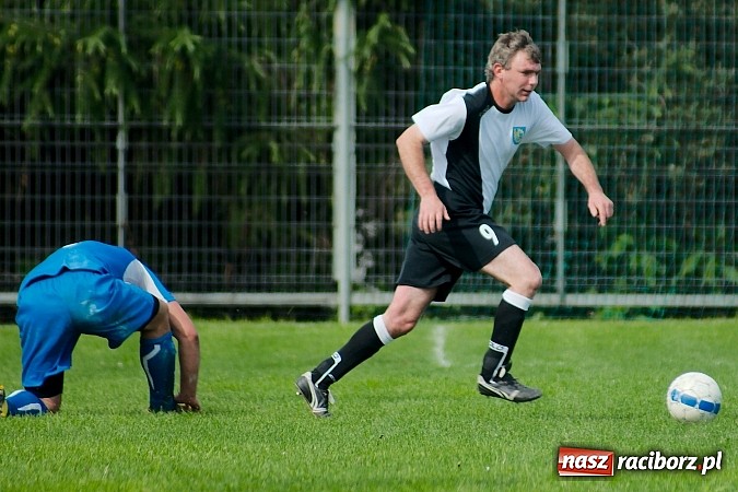 Zdjęcie w galerii na portalu naszraciborz.pl: B klasa: Płomień Siedliska rozbity w Markowicach wiadomości z regionu