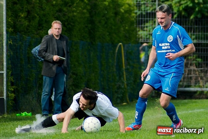 Zdjęcie w galerii na portalu naszraciborz.pl: B klasa: Płomień Siedliska rozbity w Markowicach wiadomości z regionu